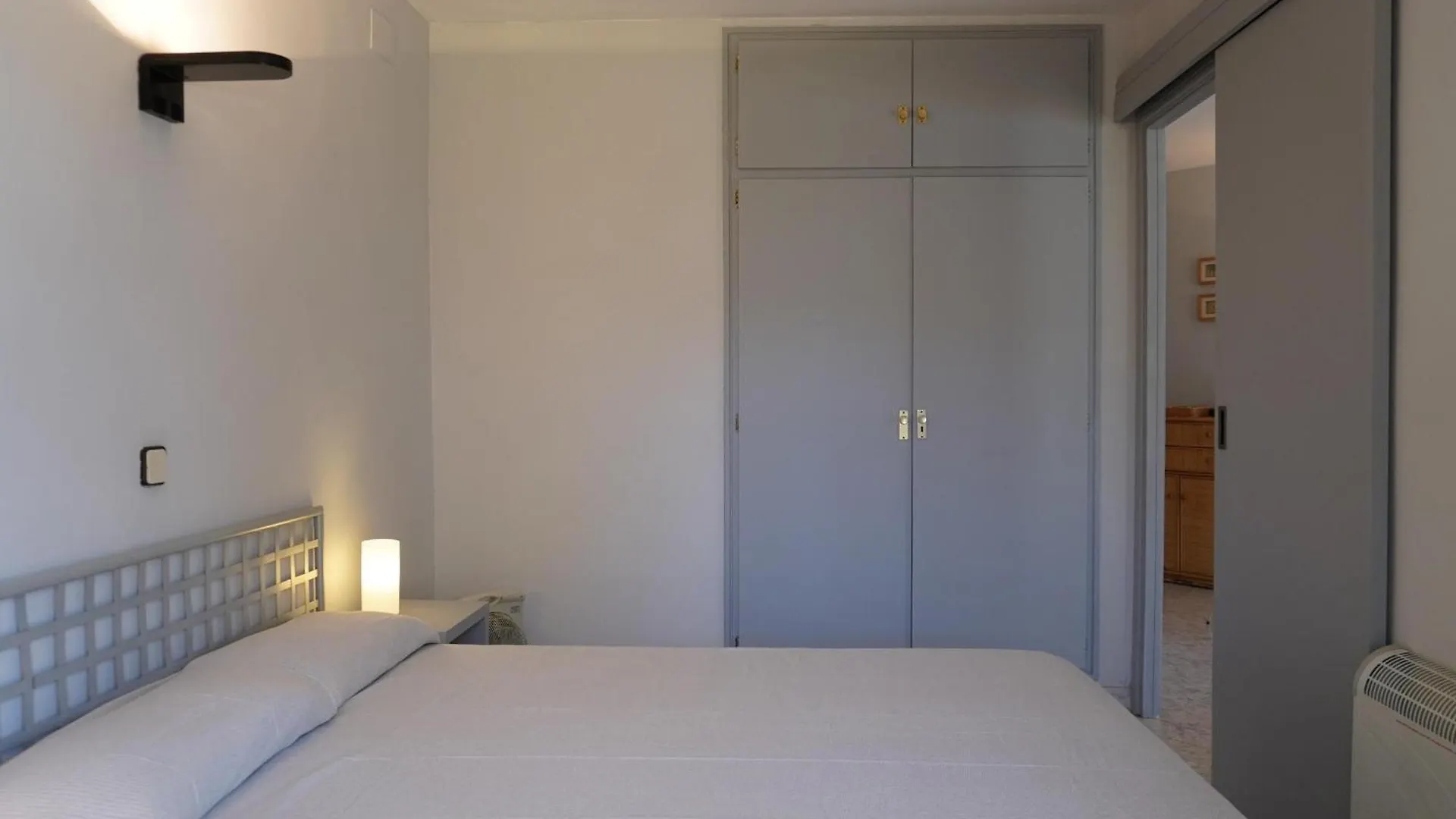 Apartamento En Planta Baja Con Terraza Y Piscina Cerca De La Playa De L'Estartit - Es-323-86 トレリャ・デ・モングリ
