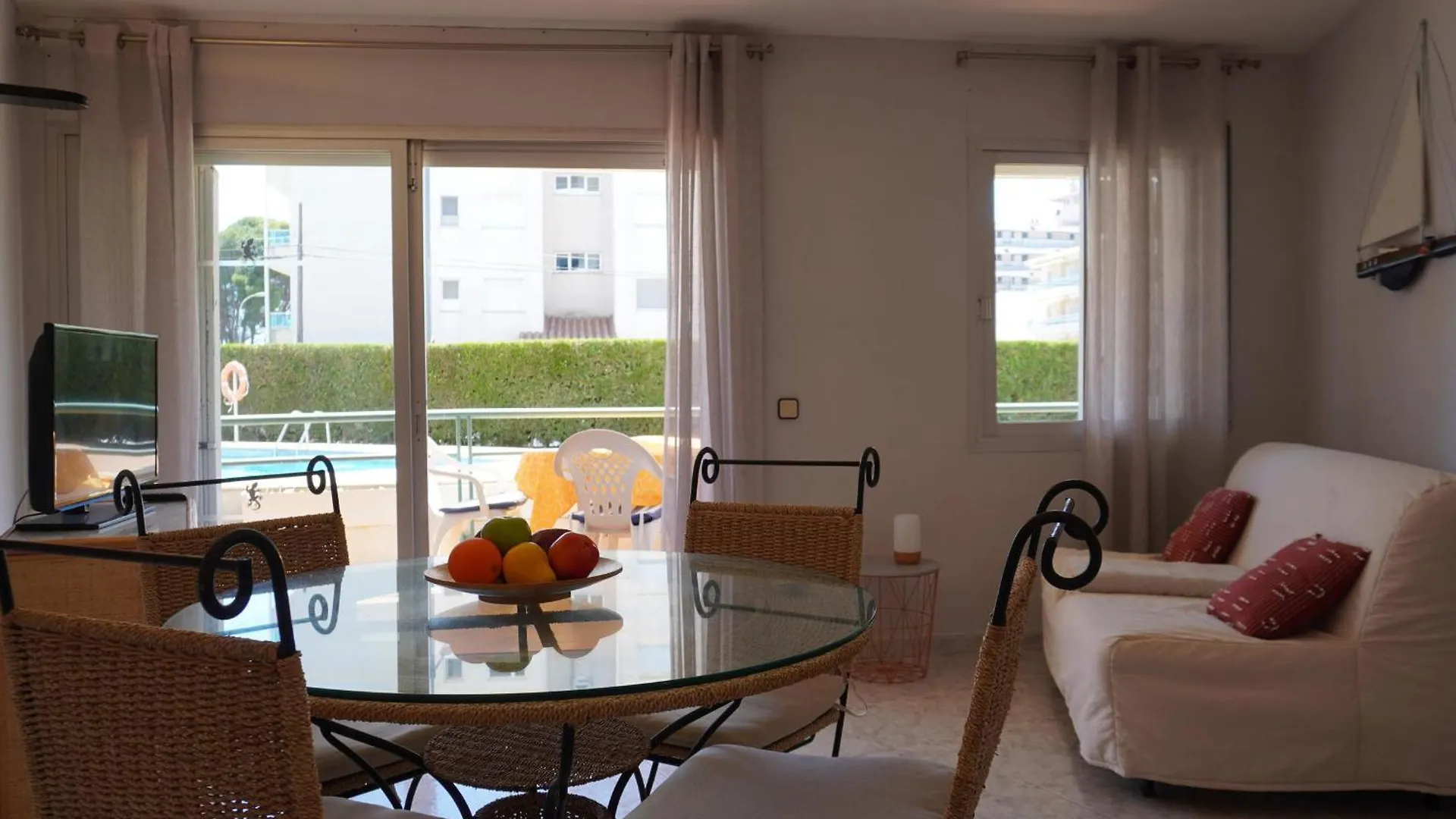 Apartamento En Planta Baja Con Terraza Y Piscina Cerca De La Playa De L'Estartit - Es-323-86 トレリャ・デ・モングリ